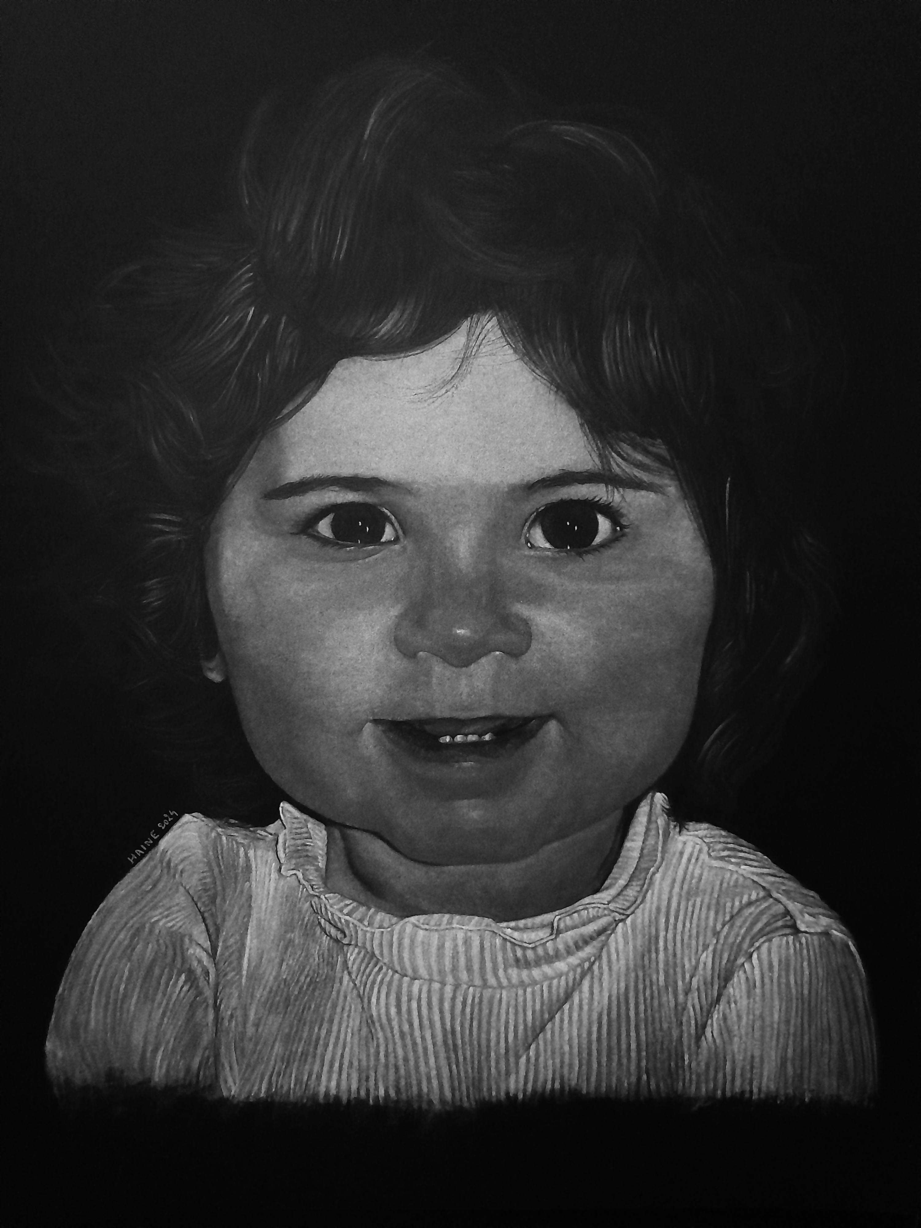 Un portrait d'une petite fille. Pastel blanc sur papier noir. 50cmx70cm.
