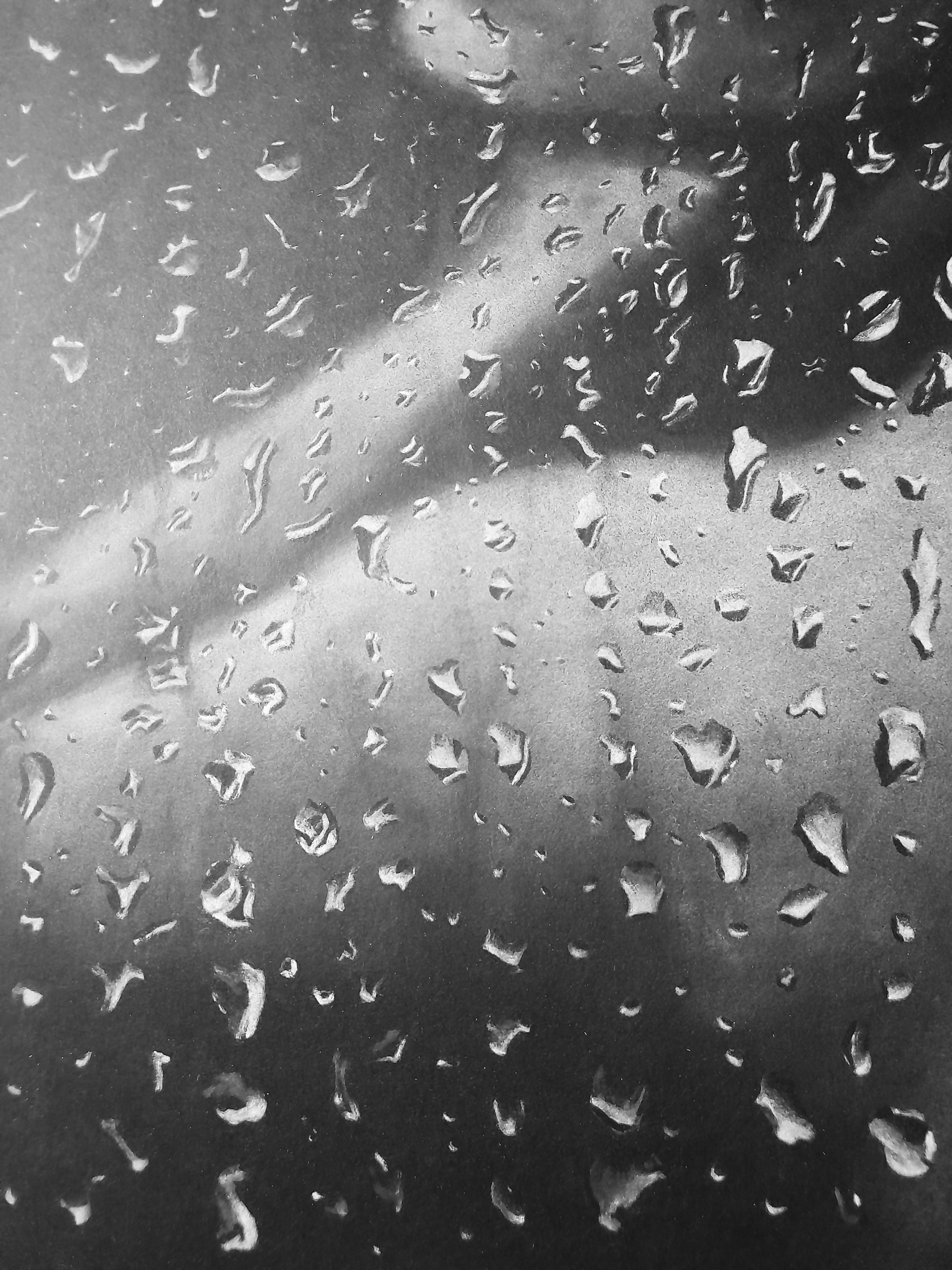 Un femme prenant sa douche. Pastel blanc sur papier noir. 50cmx70cm.